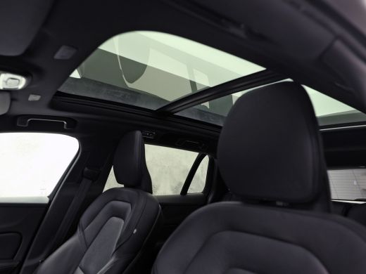 Volvo  V60 2.0 T6 Twin Engine AWD R-Design 340Pk Automaat (PANORAMADAK, APPLE CARPLAY, HARMAN/KARDON, CAMERA... ActivLease financial lease