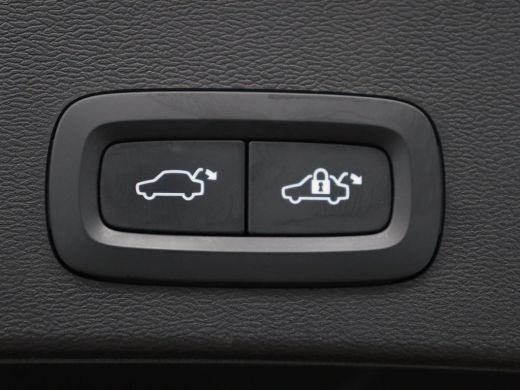 Volvo  XC40 | SOH 87,6% | Panoramadak | Trekhaak | Leder | Stuur/stoel verwarming | Harman/kardon | Adaptive ... ActivLease financial lease