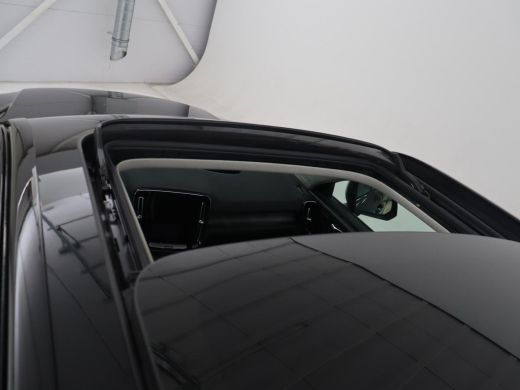 Volvo  XC40 | SOH 87,6% | Panoramadak | Trekhaak | Leder | Stuur/stoel verwarming | Harman/kardon | Adaptive ... ActivLease financial lease