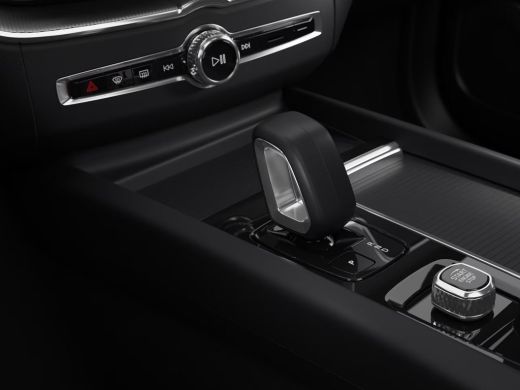 Volvo  XC60 2.0 T6 Plug-in hybrid AWD Core Business Edition | Achteruitrij assistent | Achteruitrijcamera | A... ActivLease financial lease