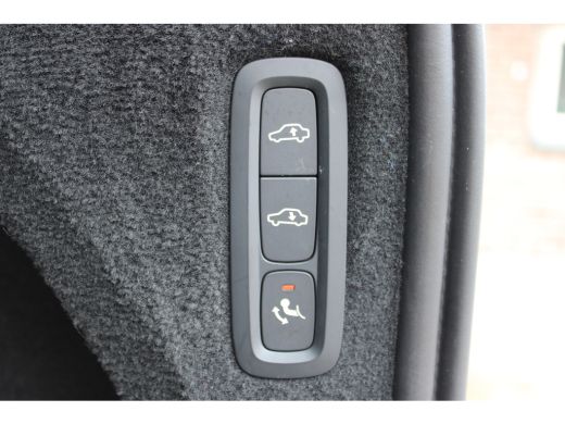 Volvo  XC90 2.0 T8 Recharge AWD Inscription SOh 92.1% 7P LUCHT TREKHAAK PANO LEER 129000KM!!! ActivLease financial lease