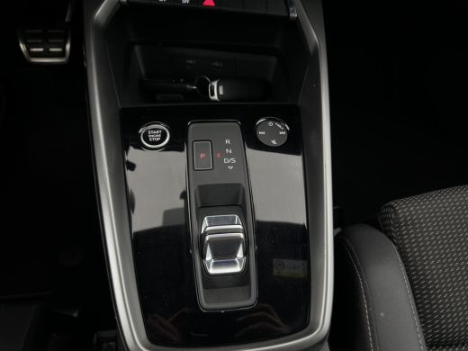 Audi A3 Limousine 35 TFSI S edition (INCL-BTW)  *AUT | 1/2 LEATHER | MATRIX-LED | HEATED-SPORTSEATS | CRU... ActivLease financial lease