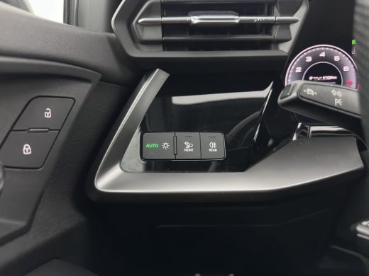 Audi A3 Limousine 35 TFSI S edition (INCL-BTW)  *AUT | 1/2 LEATHER | MATRIX-LED | HEATED-SPORTSEATS | CRU... ActivLease financial lease