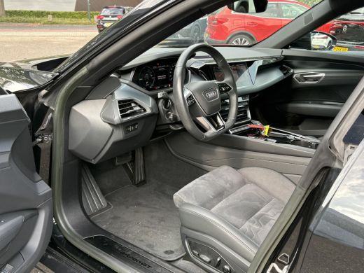 Audi e-tron GT e-tron GT VAN: 54.900,- VOOR 49.877,- UW HEFSTVOORDEEL: 5.023,- SOH 91% | 360˚ CAMERA | PANORAMAD... ActivLease financial lease