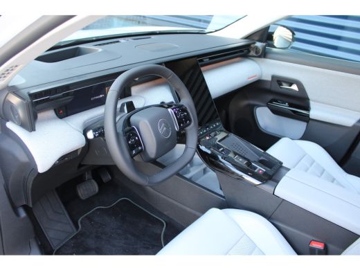 Citroën C5 Aircross Business Comfort Range 74 kWh | "Sofa Design" Dashboard: Dashboard en deurpanelen bekleed met gri... ActivLease financial lease