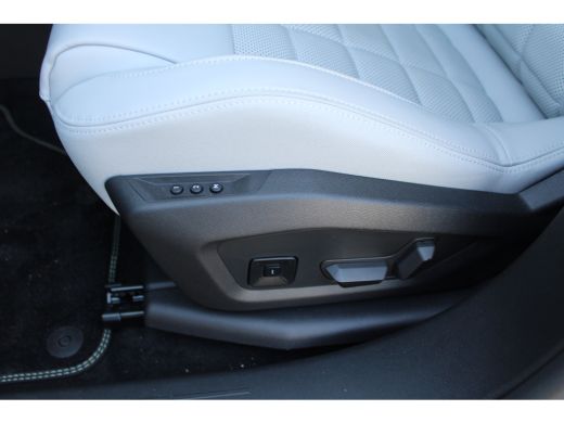 Citroën C5 Aircross Business Comfort Range 74 kWh | "Sofa Design" Dashboard: Dashboard en deurpanelen bekleed met gri... ActivLease financial lease