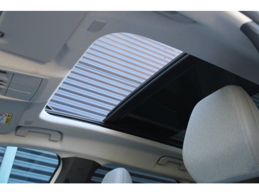 Citroën C5 Aircross Business Comfort Range 74 kWh | "Sofa Design" Dashboard: Dashboard en deurpanelen bekleed met gri... ActivLease financial lease