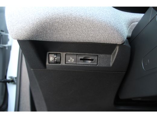 Citroën C5 Aircross Business Comfort Range 74 kWh | "Sofa Design" Dashboard: Dashboard en deurpanelen bekleed met gri... ActivLease financial lease