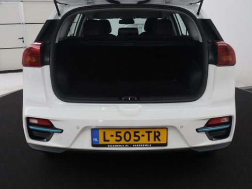 Kia e-Niro | SOH 95.9% | Adaptive cruise | Half Leder | Carplay | Climate control | Camera | Navigatie | Par... ActivLease financial lease