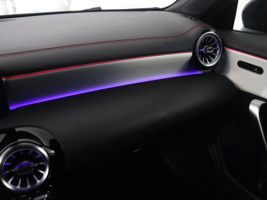 Mercedes-Benz CLA Shooting Brake 180 Business Solution AMG | Pano. Dak | Trekhaak | LED | Sfeerverlichting | Stoelv... ActivLease financial lease