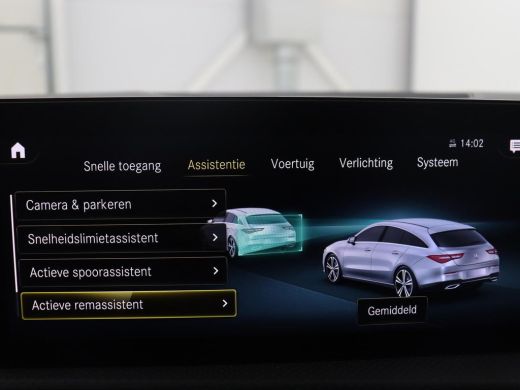 Mercedes-Benz CLA Shooting Brake 180 Business Solution AMG | Pano. Dak | Trekhaak | LED | Sfeerverlichting | Stoelv... ActivLease financial lease