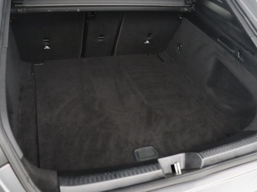 Mercedes-Benz CLA Shooting Brake 180 Business Solution AMG | Pano. Dak | Trekhaak | LED | Sfeerverlichting | Stoelv... ActivLease financial lease