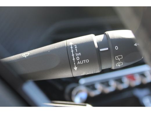 Peugeot 208 Allure 1.2 Hybride 110 Adaptive Cruise Control | Camera voor en achter | Navigatie | Apple Carpla... ActivLease financial lease