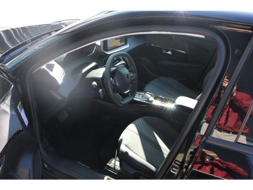 Peugeot 208 Allure 1.2 Hybride 110 Adaptive Cruise Control | Camera voor en achter | Navigatie | Apple Carpla... ActivLease financial lease