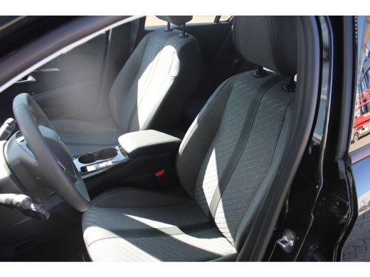 Peugeot 208 Allure 1.2 Hybride 110 Adaptive Cruise Control | Camera voor en achter | Navigatie | Apple Carpla... ActivLease financial lease