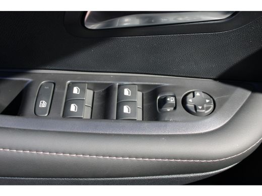 Peugeot 208 Allure 1.2 Hybride 110 Adaptive Cruise Control | Camera voor en achter | Navigatie | Apple Carpla... ActivLease financial lease