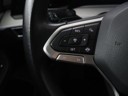Volkswagen Golf 1.0 eTSI Life | Automaat | Navigatie | Trekhaak | Adapt. Cruise | LED | ActivLease financial lease