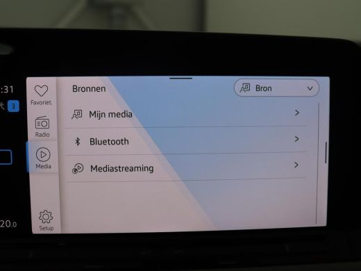 Volkswagen Golf 1.0 eTSI Life | Automaat | Navigatie | Trekhaak | Adapt. Cruise | LED | ActivLease financial lease