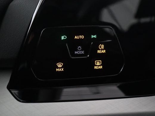 Volkswagen Golf 1.0 eTSI Life | Automaat | Navigatie | Trekhaak | Adapt. Cruise | LED | ActivLease financial lease