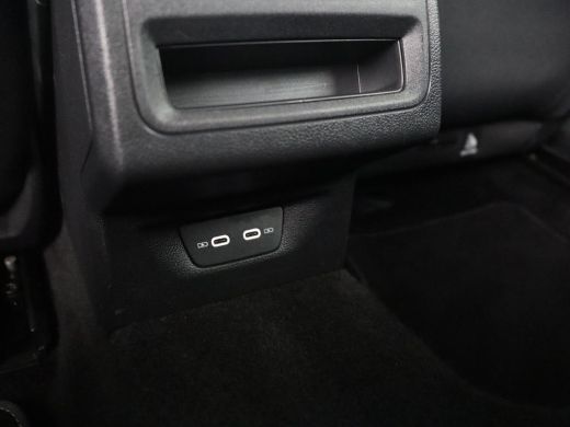 Volkswagen Golf 1.0 eTSI Life | Automaat | Navigatie | Trekhaak | Adapt. Cruise | LED | ActivLease financial lease
