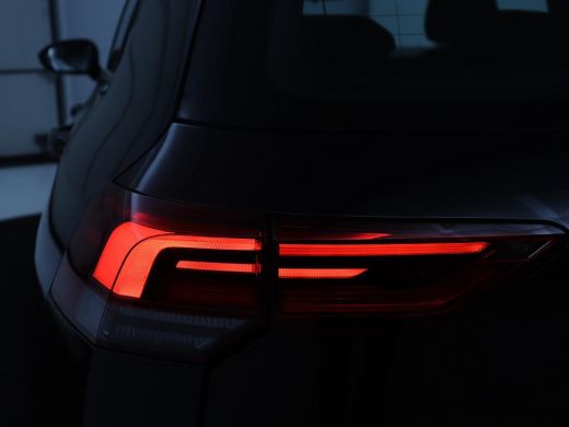 Volkswagen Golf 1.0 eTSI Life | Automaat | Navigatie | Trekhaak | Adapt. Cruise | LED | ActivLease financial lease