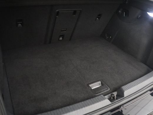 Volkswagen Golf 1.0 eTSI Life | Automaat | Navigatie | Trekhaak | Adapt. Cruise | LED | ActivLease financial lease