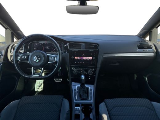 Volkswagen Golf 1.5 150pk TSI Highline Business R Achteruitrijcamera (Rear View) | Parkeersensoren voor & achter ... ActivLease financial lease