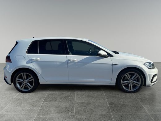 Volkswagen Golf 1.5 150pk TSI Highline Business R Achteruitrijcamera (Rear View) | Parkeersensoren voor & achter ... ActivLease financial lease
