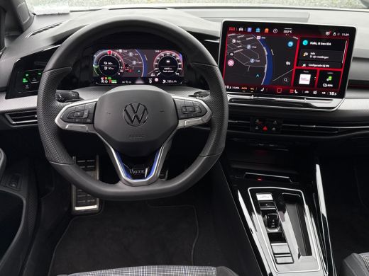 Volkswagen Golf GTE 1.5 272PK DSG HYBRID GTE-SPORT 360&deg;CAMERA/NAVI/HEAD-UP!/CARPLAY ActivLease financial lease