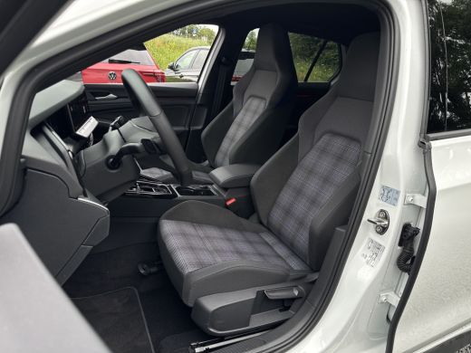Volkswagen Golf GTE 1.5 272PK DSG HYBRID GTE-SPORT 360&deg;CAMERA/NAVI/HEAD-UP!/CARPLAY ActivLease financial lease