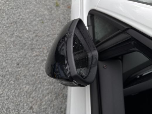 Volkswagen Golf GTE 1.5 272PK DSG HYBRID GTE-SPORT 360&deg;CAMERA/NAVI/HEAD-UP!/CARPLAY ActivLease financial lease