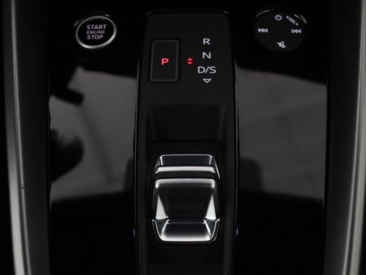 Audi A3 Sportback 30 TFSI Advanced edition | Cruise control | Camera | Park assist | Navigatie | Carplay ... ActivLease financial lease
