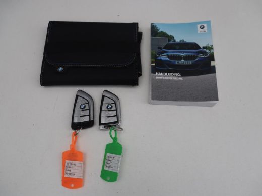 BMW 5 Serie 520i M-Sport | Leder | Stoelverwarming | Cruise control | Camera | Park assist | Navigatie | Carp... ActivLease financial lease