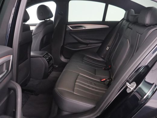 BMW 5 Serie 520i M-Sport | Leder | Stoelverwarming | Cruise control | Camera | Park assist | Navigatie | Carp... ActivLease financial lease