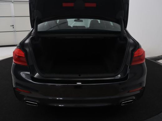 BMW 5 Serie 530i xDrive High Executive | M Sport | LED | Stoelverwarming | Schuif/-kanteldak | Stoelventilati... ActivLease financial lease