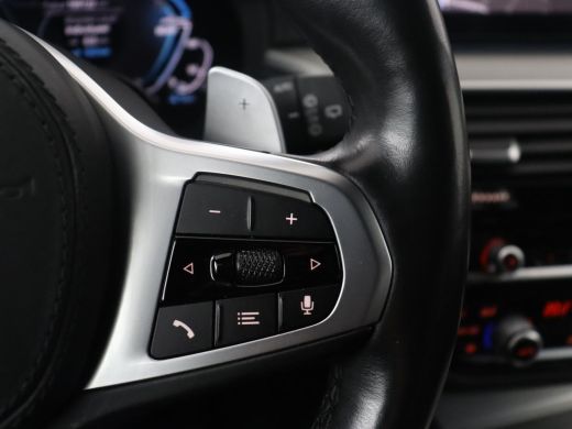 BMW 5 Serie Touring 530e High Executive | SOH 83,0% | M-Sport | Pano.Dak | Camera | Navigatie ActivLease financial lease