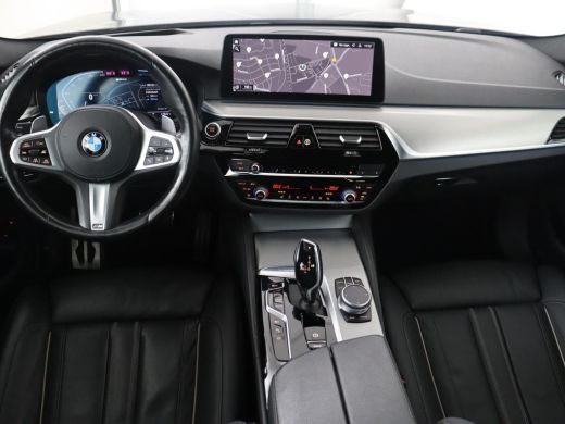 BMW 5 Serie Touring 530e High Executive | SOH 83,0% | M-Sport | Pano.Dak | Camera | Navigatie ActivLease financial lease