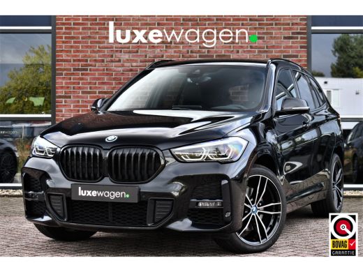 BMW X1 xDrive25e 220pk M-Sport 19inch Leder Stuurverw LED El-klep DAB BTW-auto! ActivLease financial lease