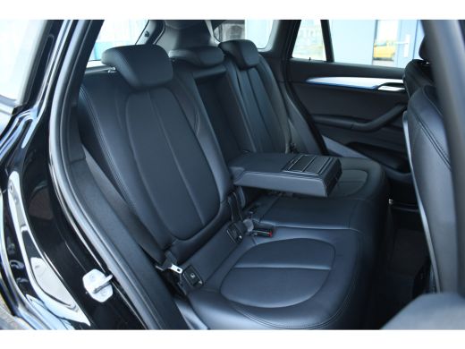 BMW X1 xDrive25e 220pk M-Sport 19inch Leder Stuurverw LED El-klep DAB BTW-auto! ActivLease financial lease