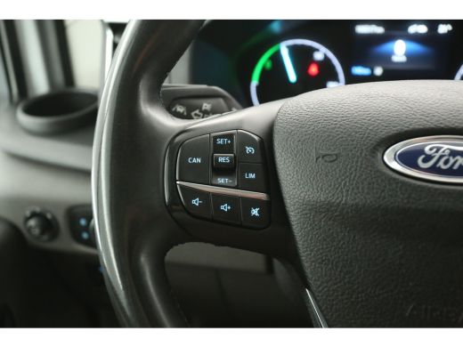 Ford E-Transit L3H2 68 kWh | Snelladen | SOH 93% | Camera | Clima | Cruise | 2xSchuifdeur | 3 Zits | Carplay ActivLease financial lease