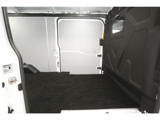 Ford E-Transit L3H2 68 kWh | Snelladen | SOH 93% | Camera | Clima | Cruise | 2xSchuifdeur | 3 Zits | Carplay ActivLease financial lease