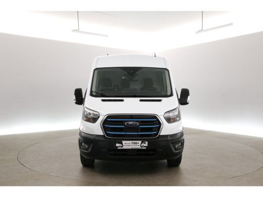 Ford E-Transit L3H2 68 kWh | Snelladen | SOH 93% | Camera | Clima | Cruise | 2xSchuifdeur | 3 Zits | Carplay ActivLease financial lease