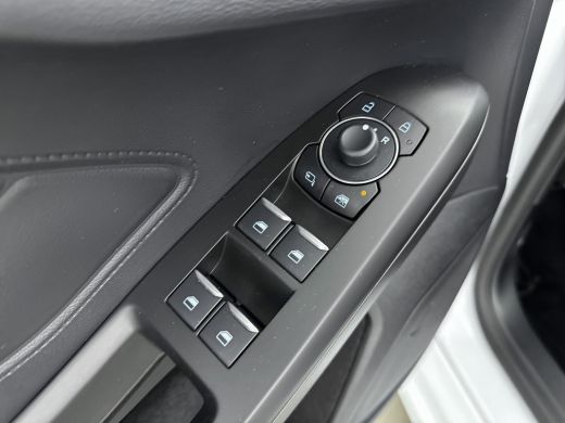 Ford Focus 1.0 EcoBoost Hybrid ST Line | Automaat | 100% Dealer o.h. | Trekhaak | Winter-pack | LED | Apple ... ActivLease financial lease