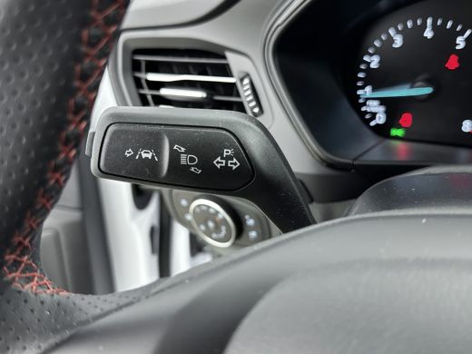 Ford Focus 1.0 EcoBoost Hybrid ST Line | Automaat | 100% Dealer o.h. | Trekhaak | Winter-pack | LED | Apple ... ActivLease financial lease