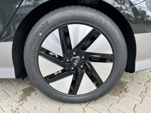Hyundai IONIQ 6 Style 53 kWh | &euro;13.500,- koring !! | 18-inch lichtmetalen velgen | Abyss Black Pearl | Achteruitr... ActivLease financial lease