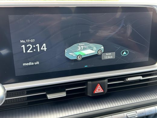 Hyundai IONIQ 6 Style 53 kWh | &euro;13.500,- koring !! | 18-inch lichtmetalen velgen | Abyss Black Pearl | Achteruitr... ActivLease financial lease