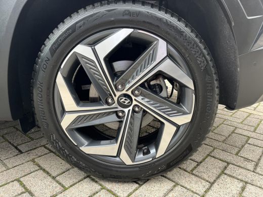 Hyundai Tucson 1.6 T-GDI PHEV Premium Sky 4WD | Rijklaarprijs! | Panoramadak | Meest luxe uitvoering | Apple Car... ActivLease financial lease