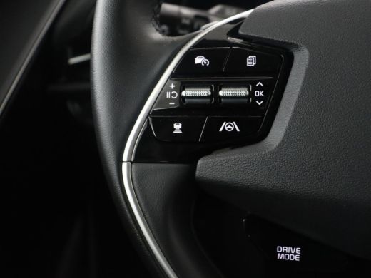 Kia Niro | Half leder | Adaptive cruise | Lane assist | Trekhaak | Camera | Park assist | Carplay | Climat... ActivLease financial lease