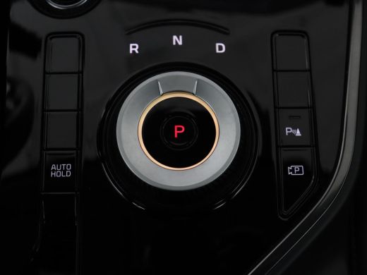 Kia Niro | Half leder | Adaptive cruise | Lane assist | Trekhaak | Camera | Park assist | Carplay | Climat... ActivLease financial lease
