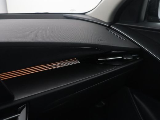 Kia Niro | Half leder | Adaptive cruise | Lane assist | Trekhaak | Camera | Park assist | Carplay | Climat... ActivLease financial lease